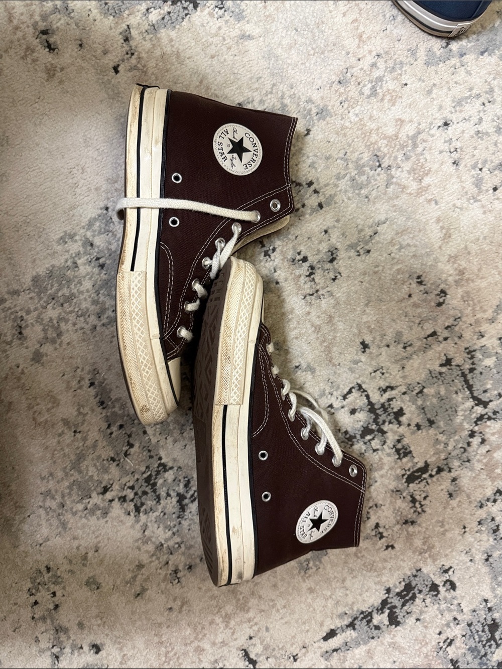 Converse High Top Sneakers in dark root with White Details